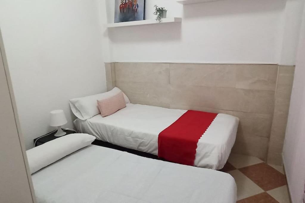 Appartamento Acogedor apartamento ¡A 10 minutos del centro de Málaga! Esterno foto