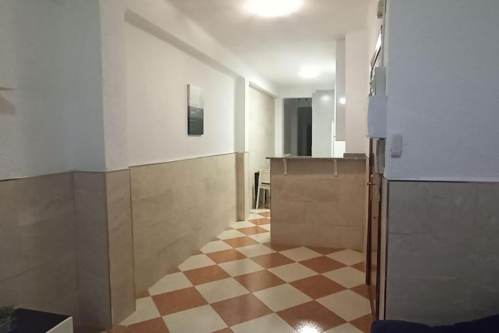 Appartamento Acogedor apartamento ¡A 10 minutos del centro de Málaga! Esterno foto
