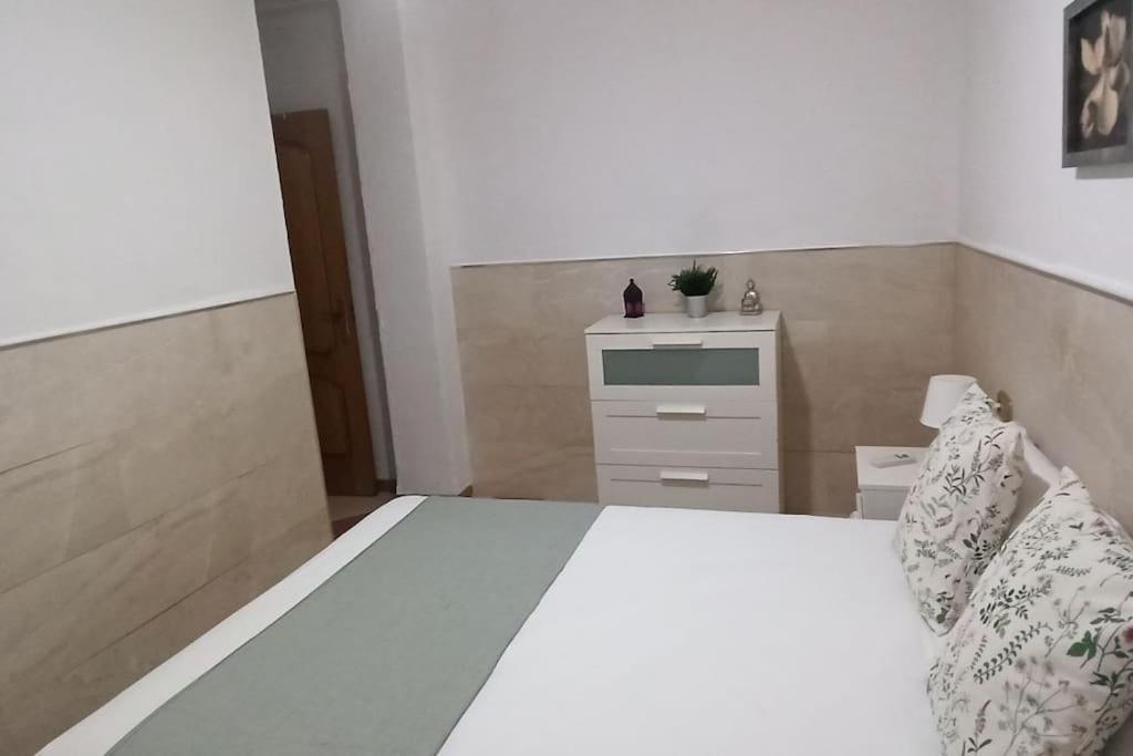 Appartamento Acogedor apartamento ¡A 10 minutos del centro de Málaga! Esterno foto