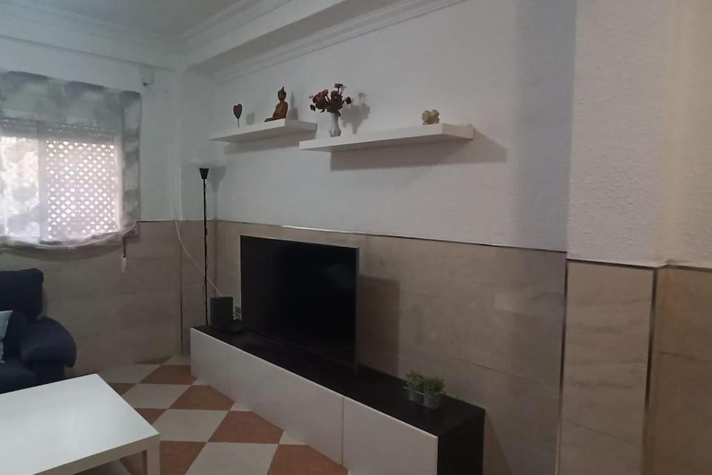 Appartamento Acogedor apartamento ¡A 10 minutos del centro de Málaga! Esterno foto