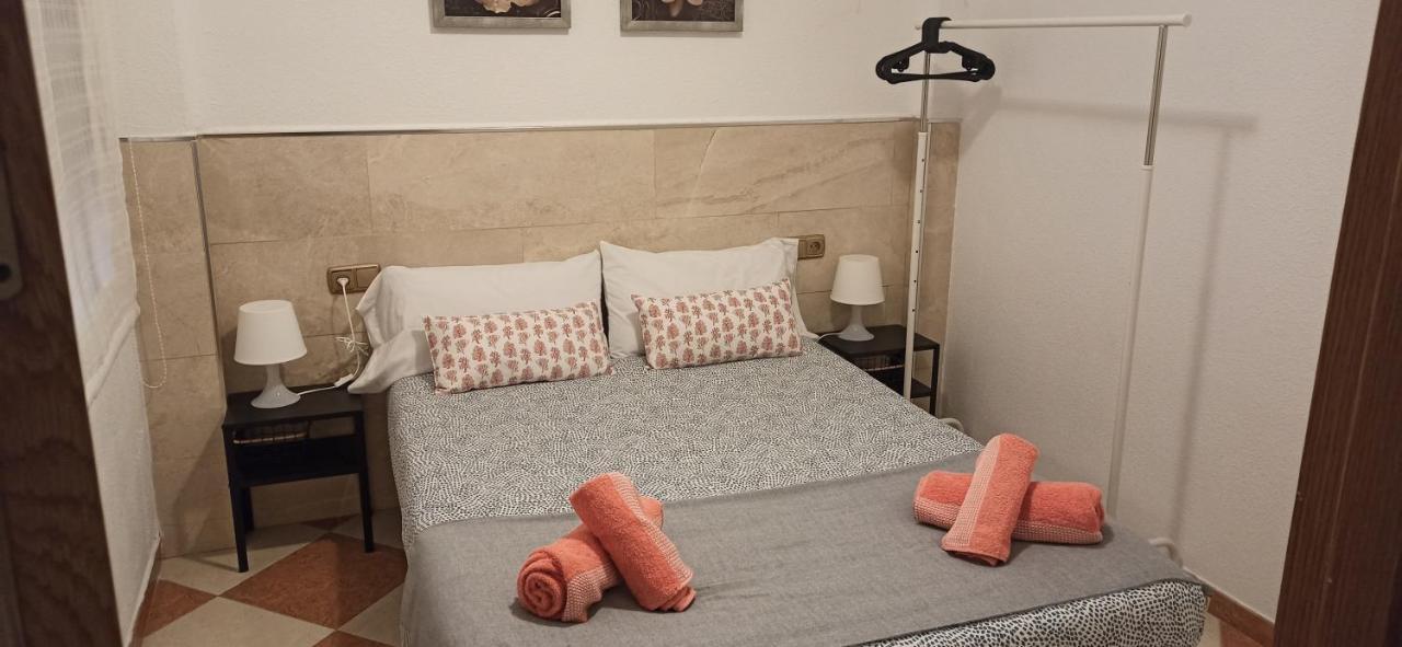 Appartamento Acogedor apartamento ¡A 10 minutos del centro de Málaga! Esterno foto