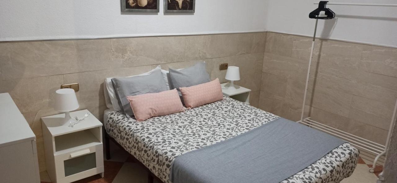 Appartamento Acogedor apartamento ¡A 10 minutos del centro de Málaga! Esterno foto